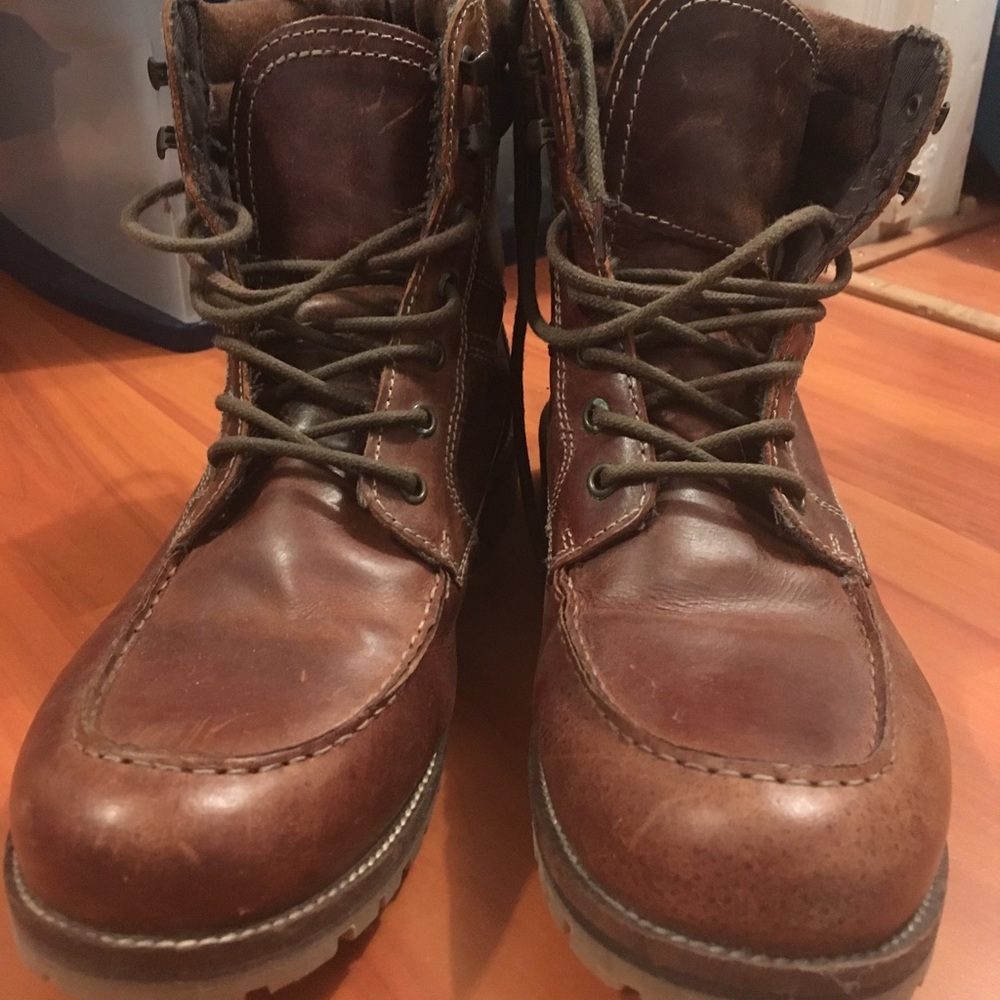 Red tape boots